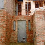 New brick home build with entry and side lights by Alternative Bricklaying New brick home build with entry and side lights